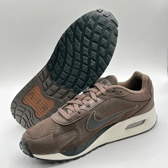 Women's Nike Air Max Solo Baroque Brown  Sneakers FN0784-200 Size 10 - Picture 6 of 11